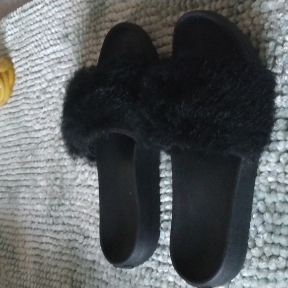 UGG sandal - Picture 1 of 6